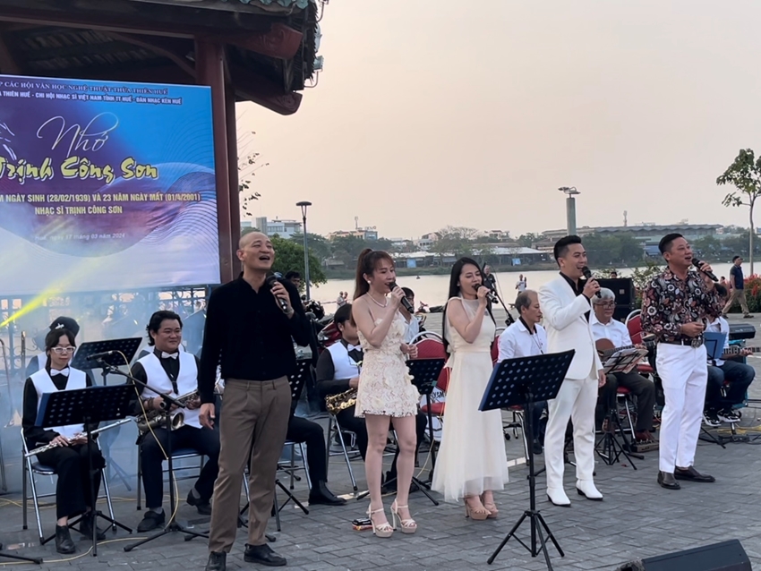 Đêm nhạc "Nhớ Trịnh Công Sơn" 