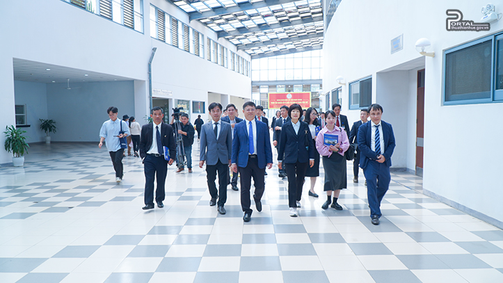 Korean National Assembly delegation visits Hue Central Hospital 2