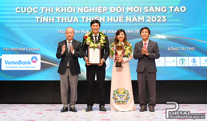The awards ceremony of Thua Thien Hue Start-up and Innovation Challenge 2024