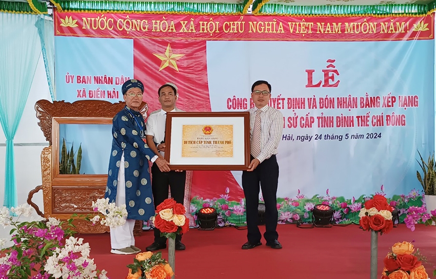 Đón nhận bằng xếp hạng di tích lịch sử cấp tỉnh