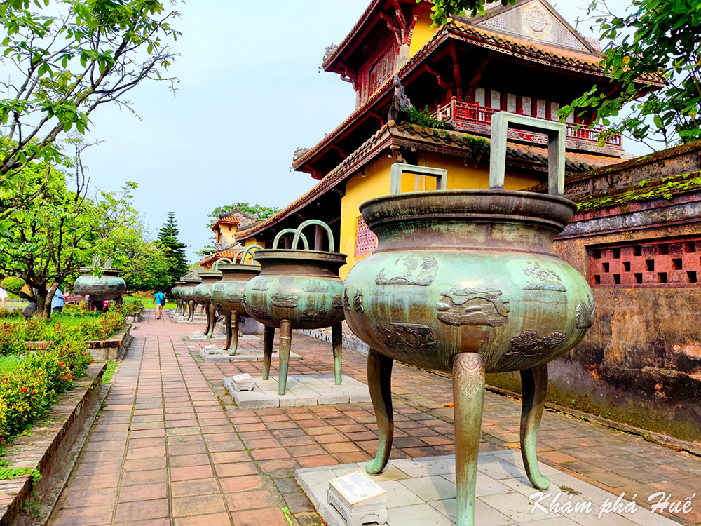 Cửu Đỉnh - Bảo vật quốc gia Việt Nam, Di sản tư liệu thế giới (Ảnh: Ngọc Bích/Khám phá Huế)