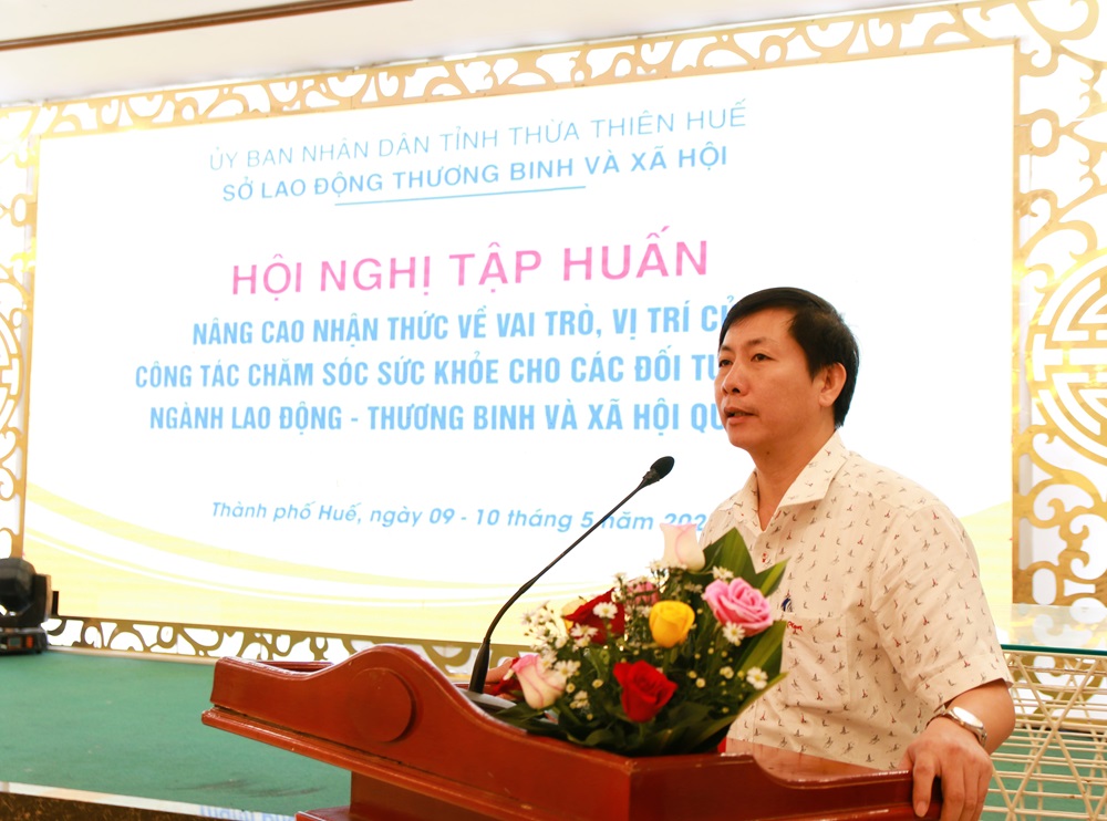 Ông Nguyễn Hữu Phước, Phó Giám đốc Sở LĐTBXH tỉnh Thừa Thiên Huế phát biểu khai mạc chương trình tập huấn
