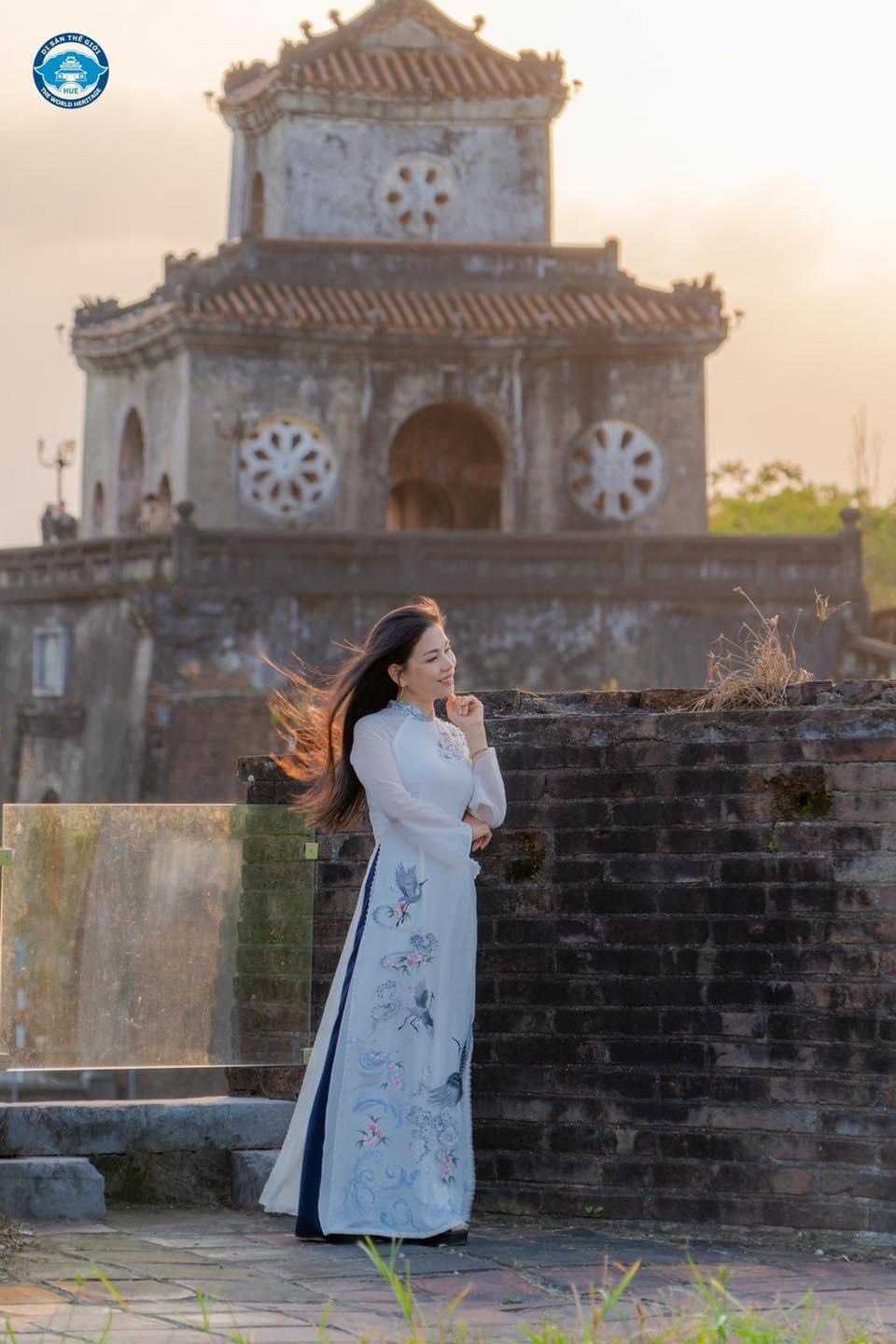 Doan Trang Ao Dai