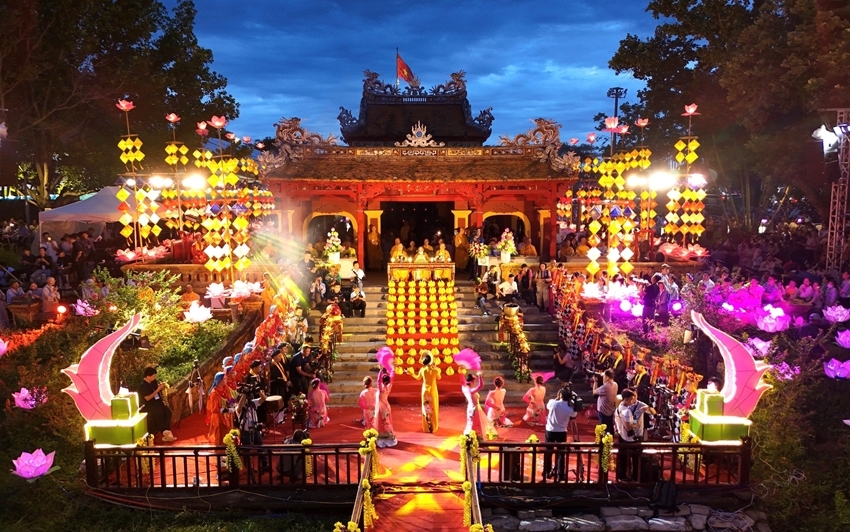  A panoramic view of the ceremony