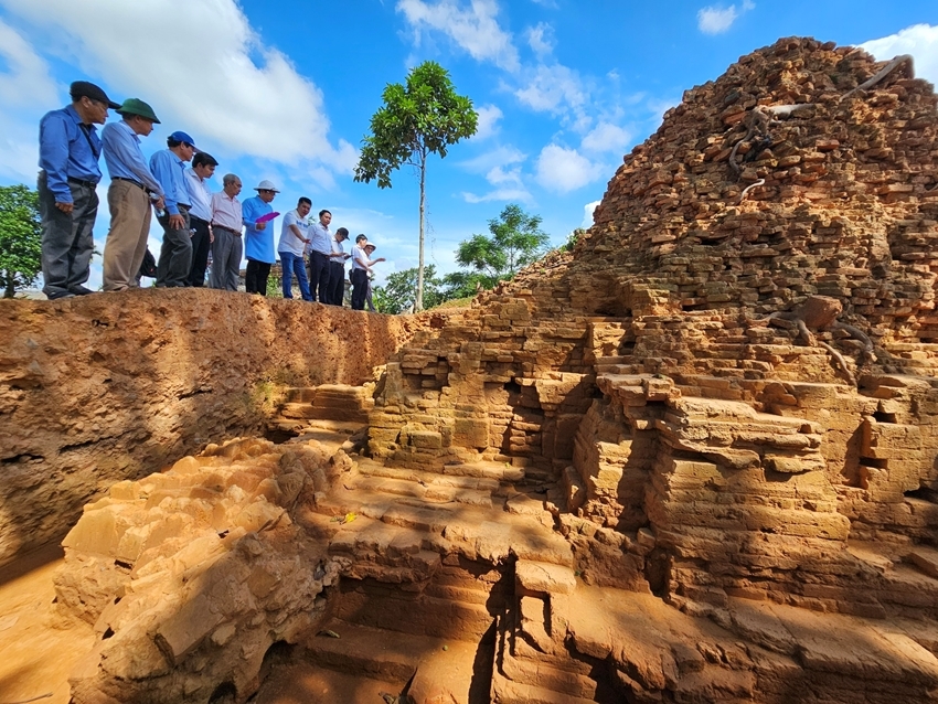 Lieu Coc Twin Towers monument where the archaeological excavations were conducted