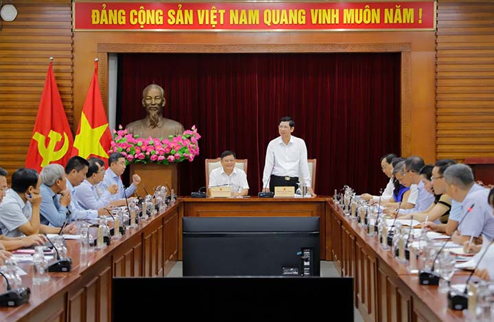 Tại buổi làm việc