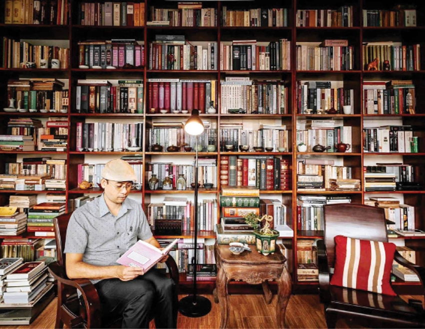 Văn Đình Huy với không gian sách của mình