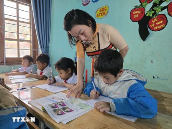   Tuyển dụng giáo viên là vấn đề được nhiều đại biểu quan tâm. (Ảnh: TTXVN)