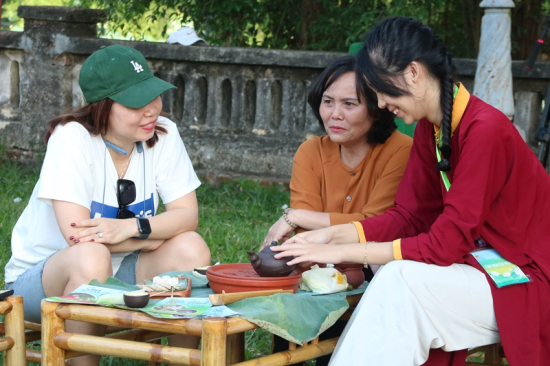 Giới thiệu về trà sen cho khách