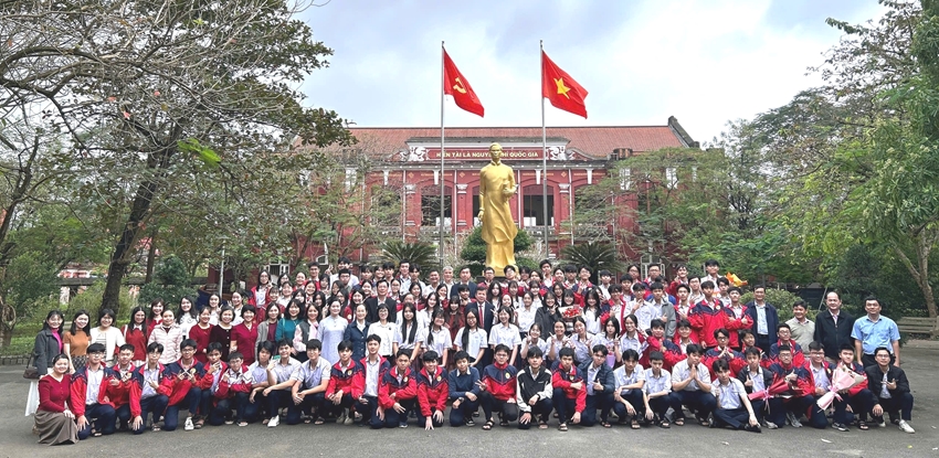  Các đội tuyển tham dự kỳ thi