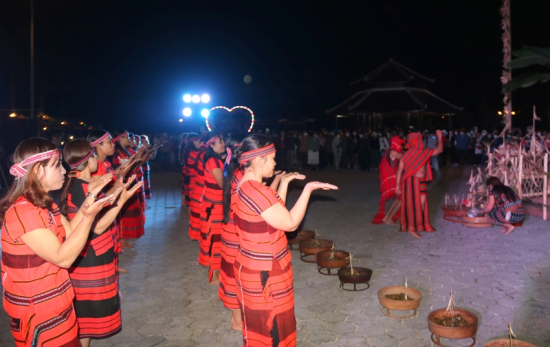  Gắn kết các hoạt động lễ hội với phát triển du lịch ở A Lưới 
