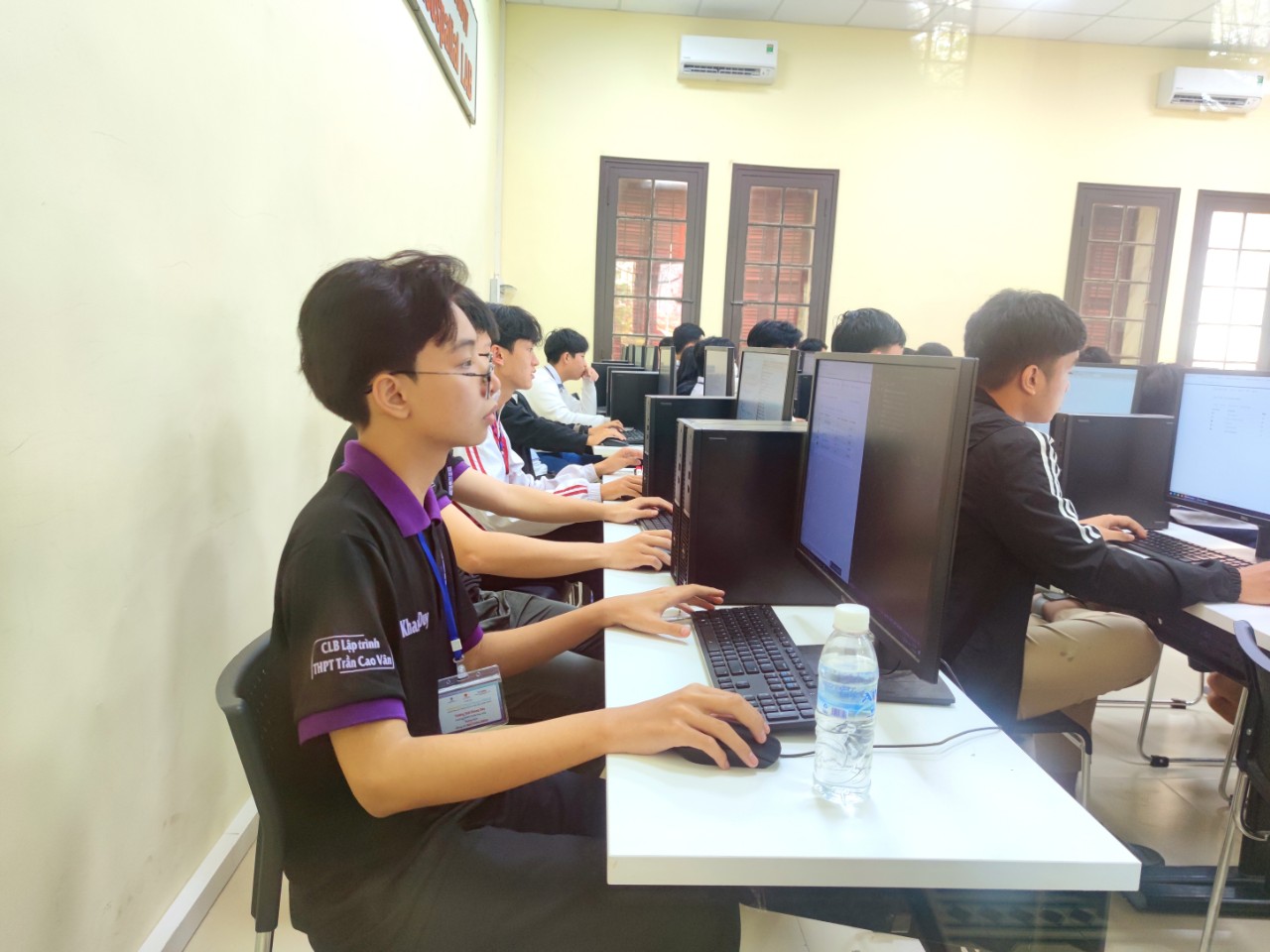 Gần 1,500 học sinh trong cả nước đăng ký tham gia Cuộc thi Hue-ICT Challenge 2025