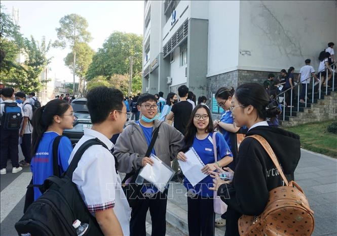 Thí sinh trước giờ dự thi kỳ thi Đánh giá năng lực Đại học Quốc gia TP Hồ Chí Minh đợt 1, sáng 30/3/2025. Ảnh minh họa: Thu Hoài/TTXVN 