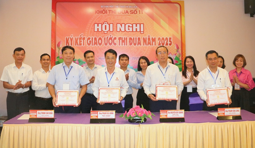   Các đơn vị ký kết giao ước thi đua