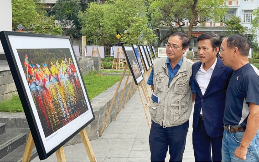 “Colors and Scents of the Three Regions” photography exhibition 