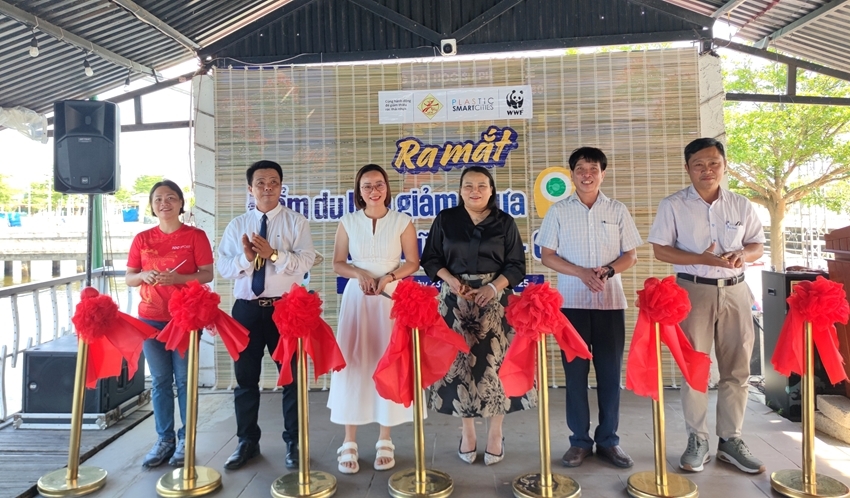 Introducing the Ngu My Thanh - Con Toc plastic-reduced tourism site