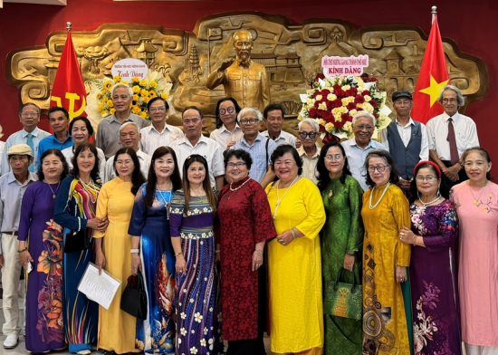   Hội thơ Hương Giang kỷ niệm 135 năm Ngày sinh Bác Hồ