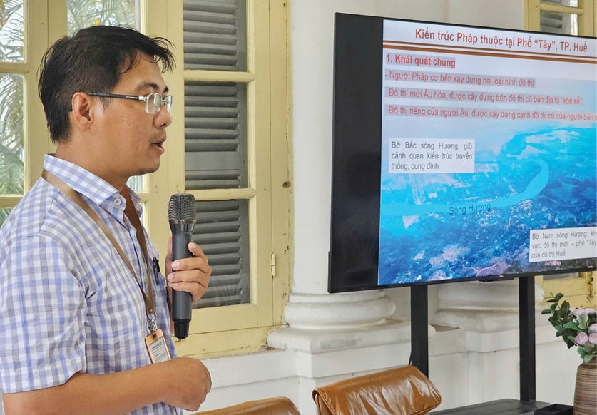  Dr. Architect Nguyen Ngoc Tung sharing his research that he did with his colleagues on French architecture in Hue. Photo: Nhat Minh