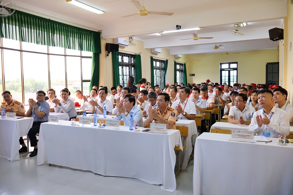 Trường Cao đẳng Huế tổ chức Hội thi “Giáo viên lái xe giỏi – An toàn” lần thứ II, năm 2025