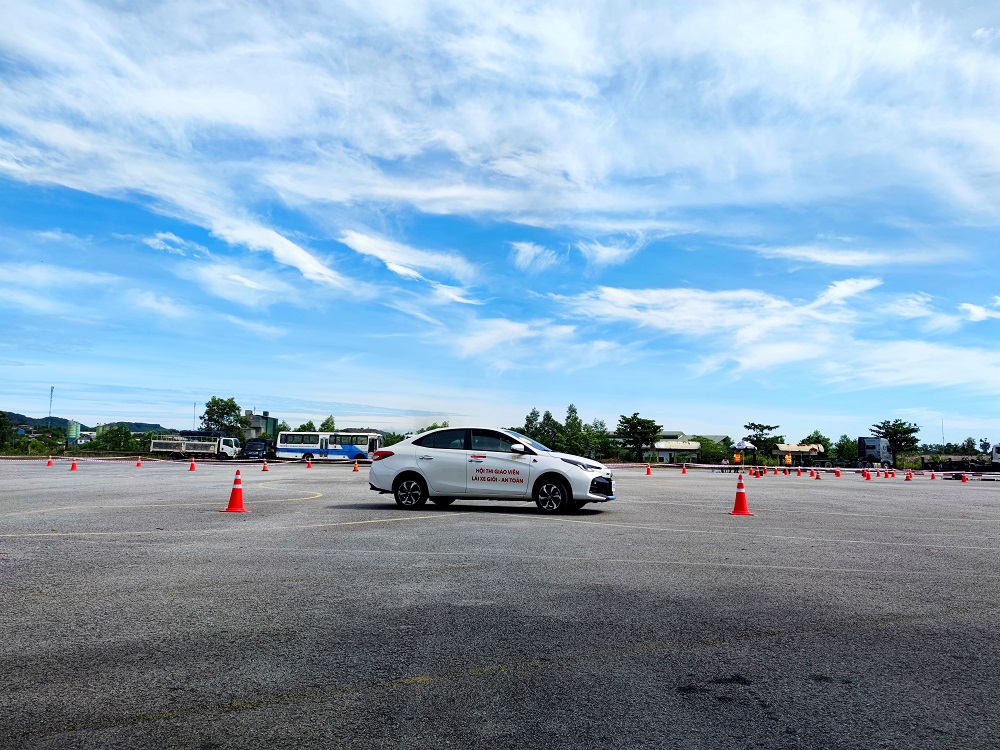 Trường Cao đẳng Huế tổ chức Hội thi “Giáo viên lái xe giỏi – An toàn” lần thứ II, năm 2025