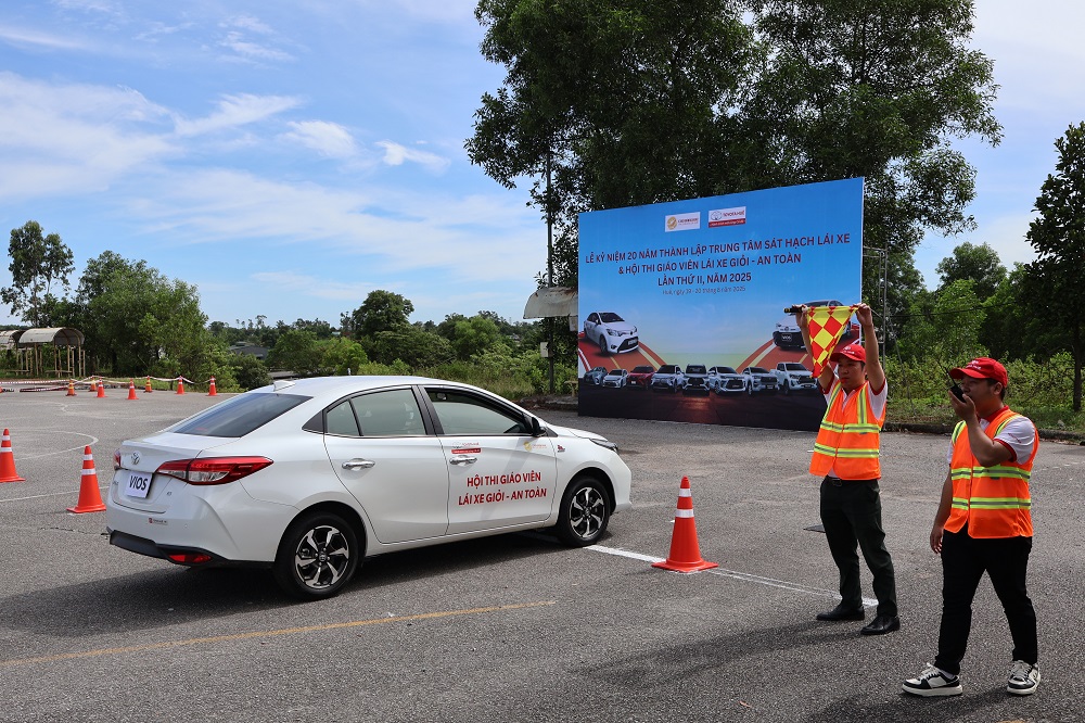 Trường Cao đẳng Huế tổ chức Hội thi “Giáo viên lái xe giỏi – An toàn” lần thứ II, năm 2025