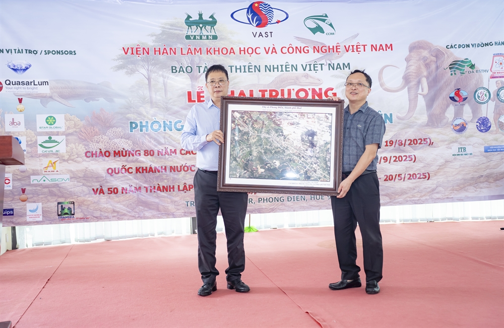 Khai trương Phòng trưng bày Lịch sử Tự nhiên tại Phong Điền