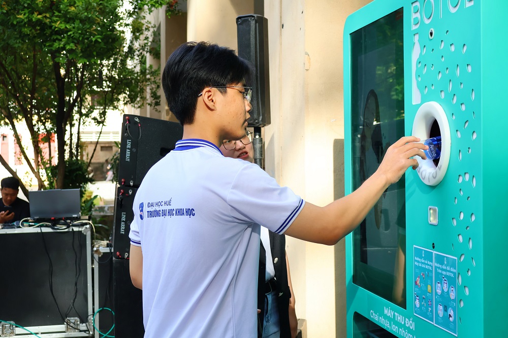 Huế ra mắt mô hình "Đặt cọc - Hoàn trả" - Tiên phong trong giảm thiểu rác thải nhựa