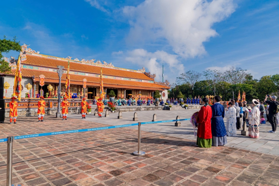 Tái hiện lễ thiết triều ở Đại Nội