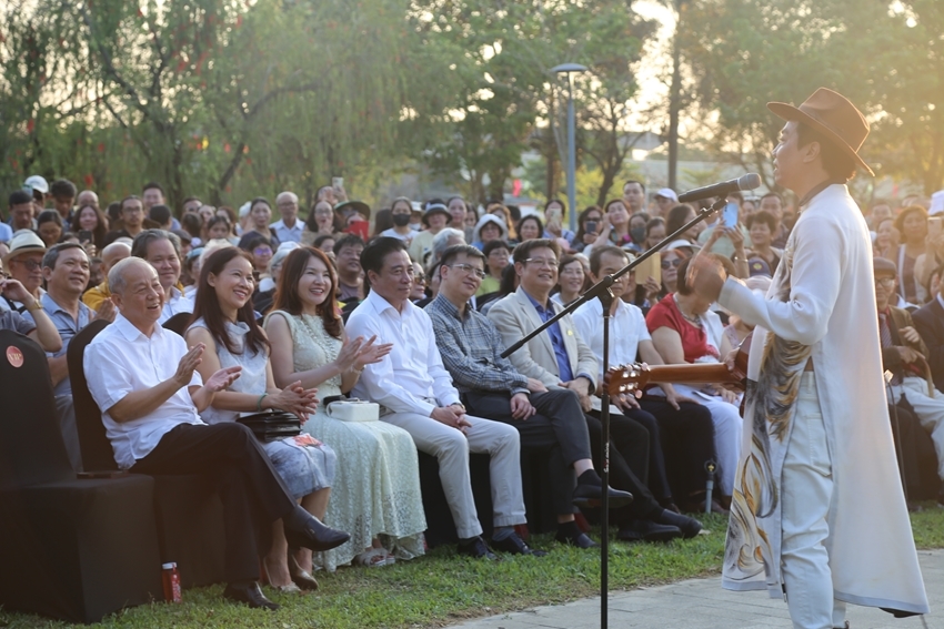 The “Afternoon in My Homeland” art show in remembrance of the late musician Trinh Cong Son