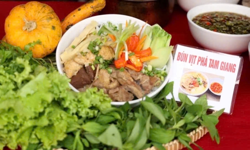Van Cu rice noodles are featured in many of Hue’s signature dishes. Photo: Nhat Binh
