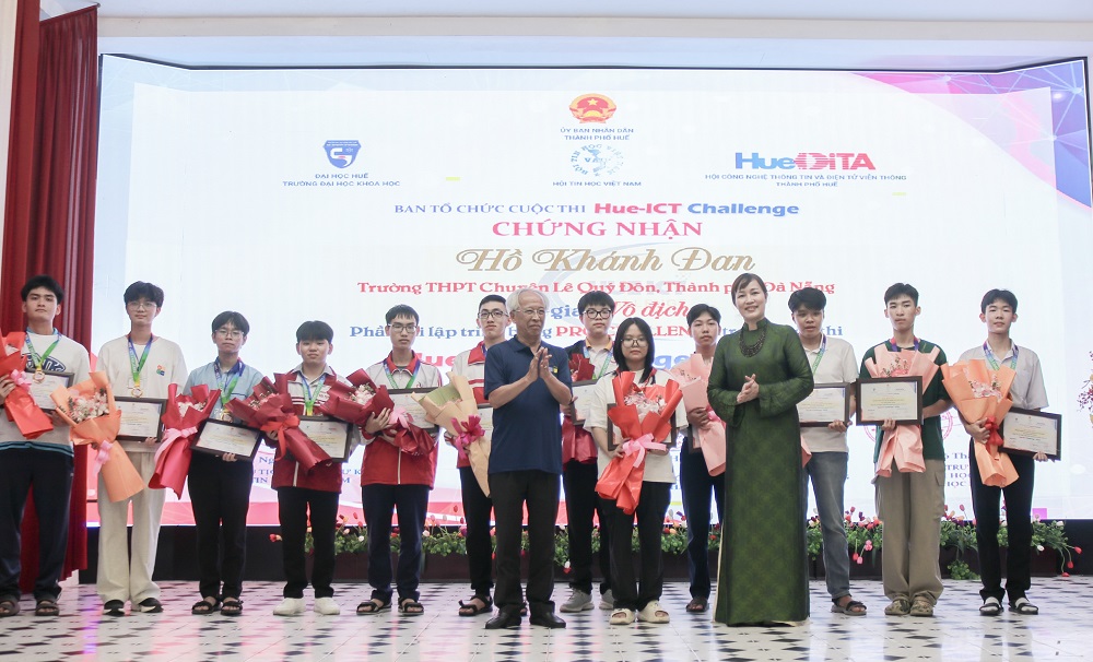 BTC trao Giải Vô địch và Giải Nhất Bảng Pro Challenge cho các thí sinh tại chương trình