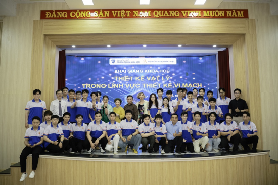 Khai giảng khóa học Thiết kế vật lí trong lĩnh vực thiết kế vi mạch tại Trường Đại học Khoa học, Đại học Huế