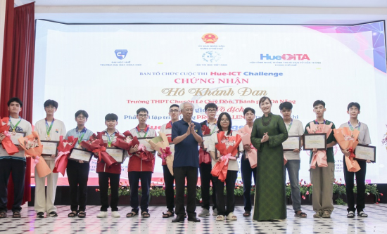 BTC trao Giải Vô địch và Giải Nhất Bảng Pro Challenge cho các thí sinh tại chương trình