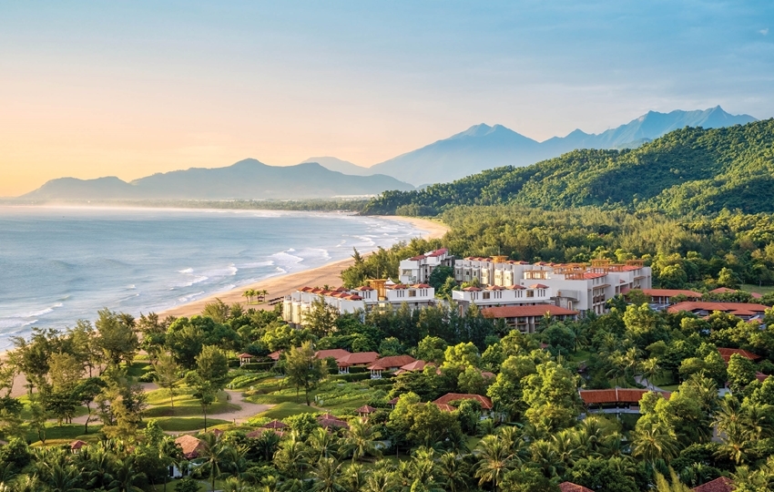 Beachfront resorts in Lang Co are increasingly favored by tourists. Photo: Laguna Lang Co