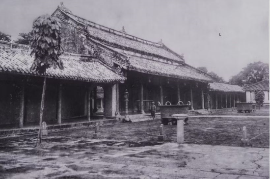 Toàn cảnh Đại Cung Môn lúc xưa. Ảnh tư liệu: TTBTDTCĐH.