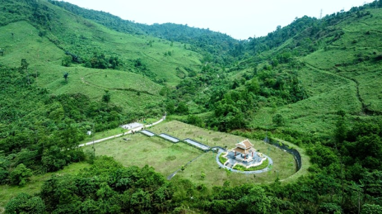 Nhà tưởng niệm liệt sĩ tuyến đường 71 tại Tiểu khu 67 (phường Phong Điền) được xếp hạng là Di tích lịch sử lưu niệm sự kiện. Ảnh: BTLS