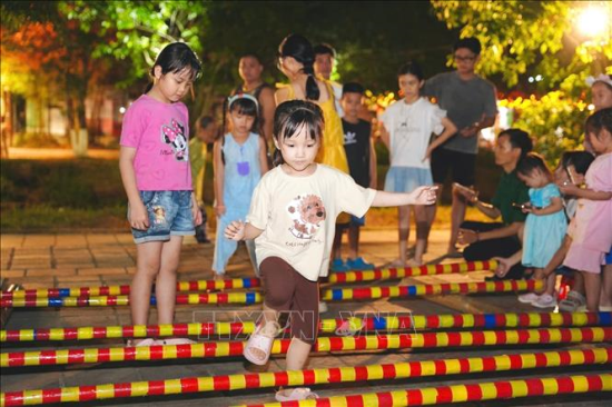 Hoạt động vui chơi phục vụ người dân, du khách dịp lễ. 