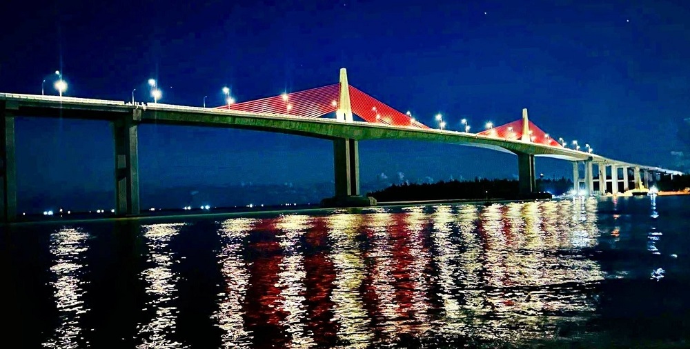 Cầu vượt cửa biển Thuận An - Huế