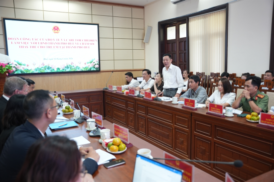 Tại buổi làm việc
