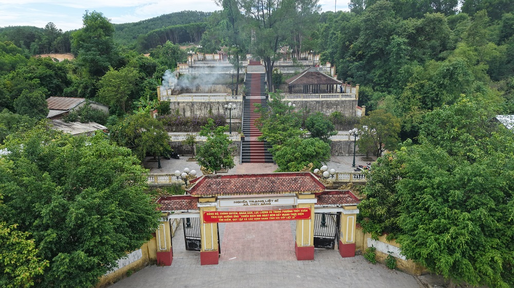 Toàn cảnh Nghĩa trang Liệt sĩ Thủy Bằng (Thành phố Huế), nơi HueCIT đang triển khai số hóa dữ liệu bằng công nghệ GIS.