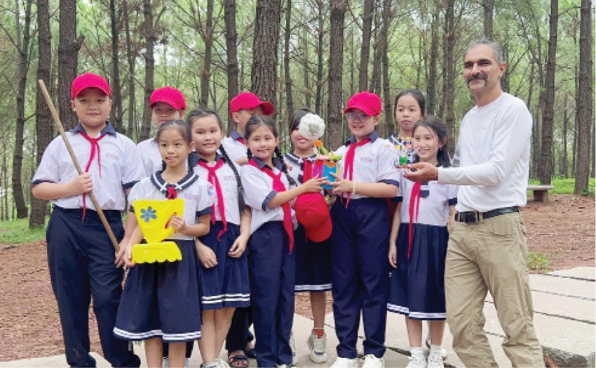 Các thành viên nhí của Câu lạc bộ “Đại sứ xanh”  