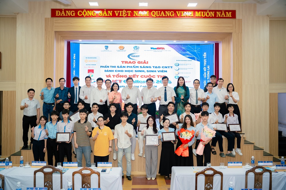 Trao giải Hue-ICT Challenge 2026