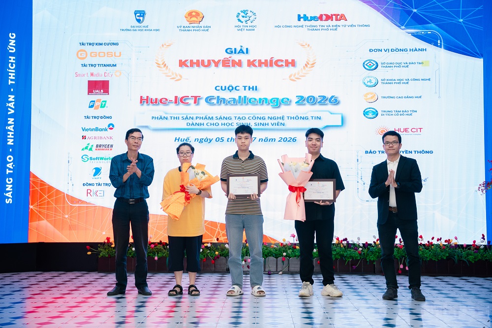 Trao giải Hue-ICT Challenge 2026