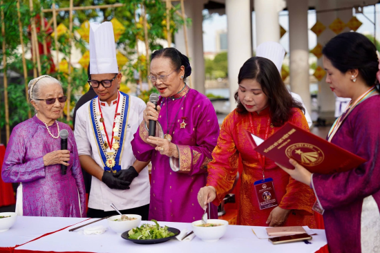 Huế xác lập Kỷ lục Việt Nam – Tôn vinh tinh hoa Bún bò Huế