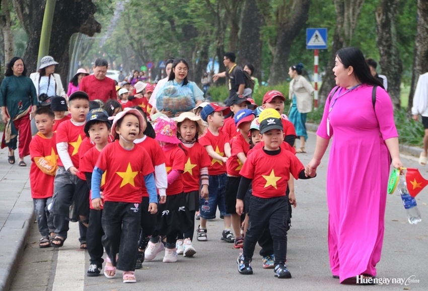 Visitor sources for sightseeing and local experiences during the National Day Holiday are projected to be highly diverse 