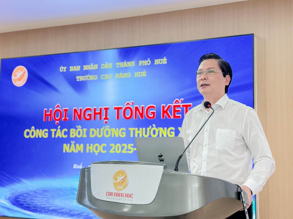 Thầy Đoàn Minh Thắng – Phó Giám đốc Sở Giáo dục và Đào tạo thành phố Huế phát biểu chỉ đạo tại hội nghị