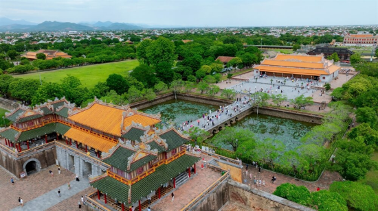 Huế thu hút đông đảo du khách trong và ngoài nước đến tham quan, trải nghiệm