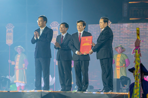 Lễ Công bố tỉnh Thừa Thiên Huế trở thành Thành phố Huế trực thuộc Trung ương