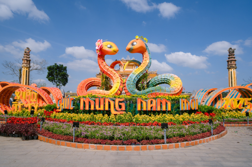 Linh vật Xuân Ất Tỵ tại Huế