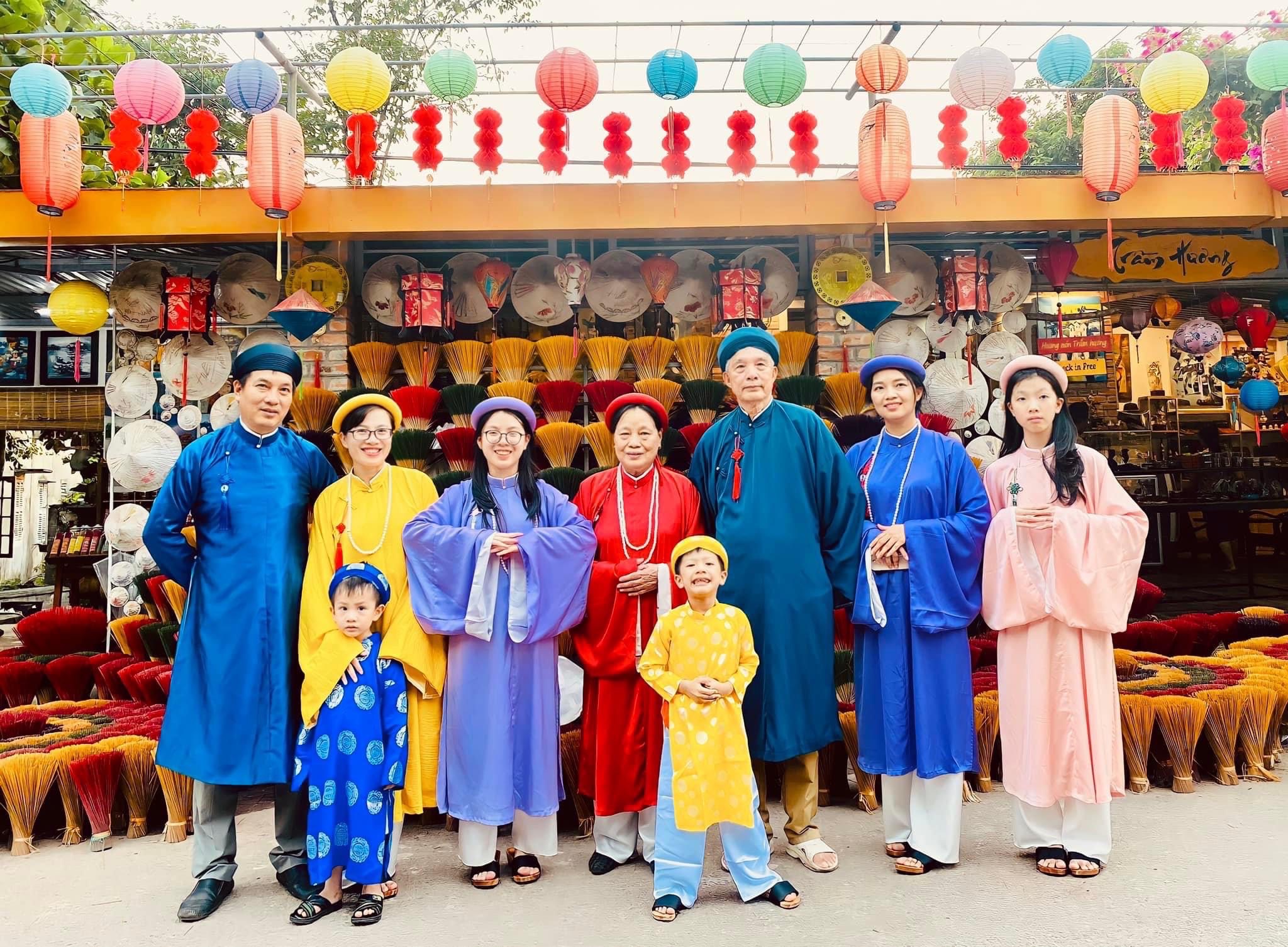 Áo Dài Huế Chí Công - Trang phục cổ phục độc đáo Áo Dài Huế Chí Công - Trang phục cổ phục độc đáo